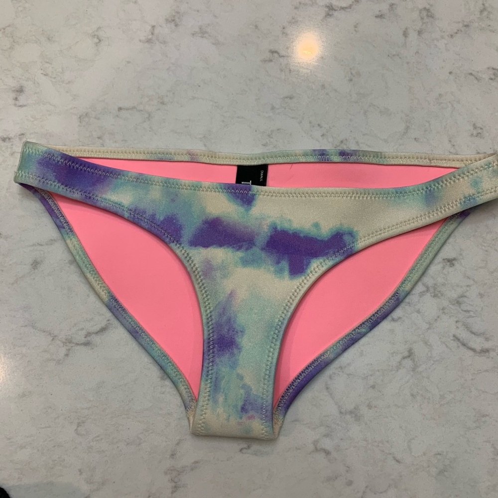 Triangl tie dye bottoms size small